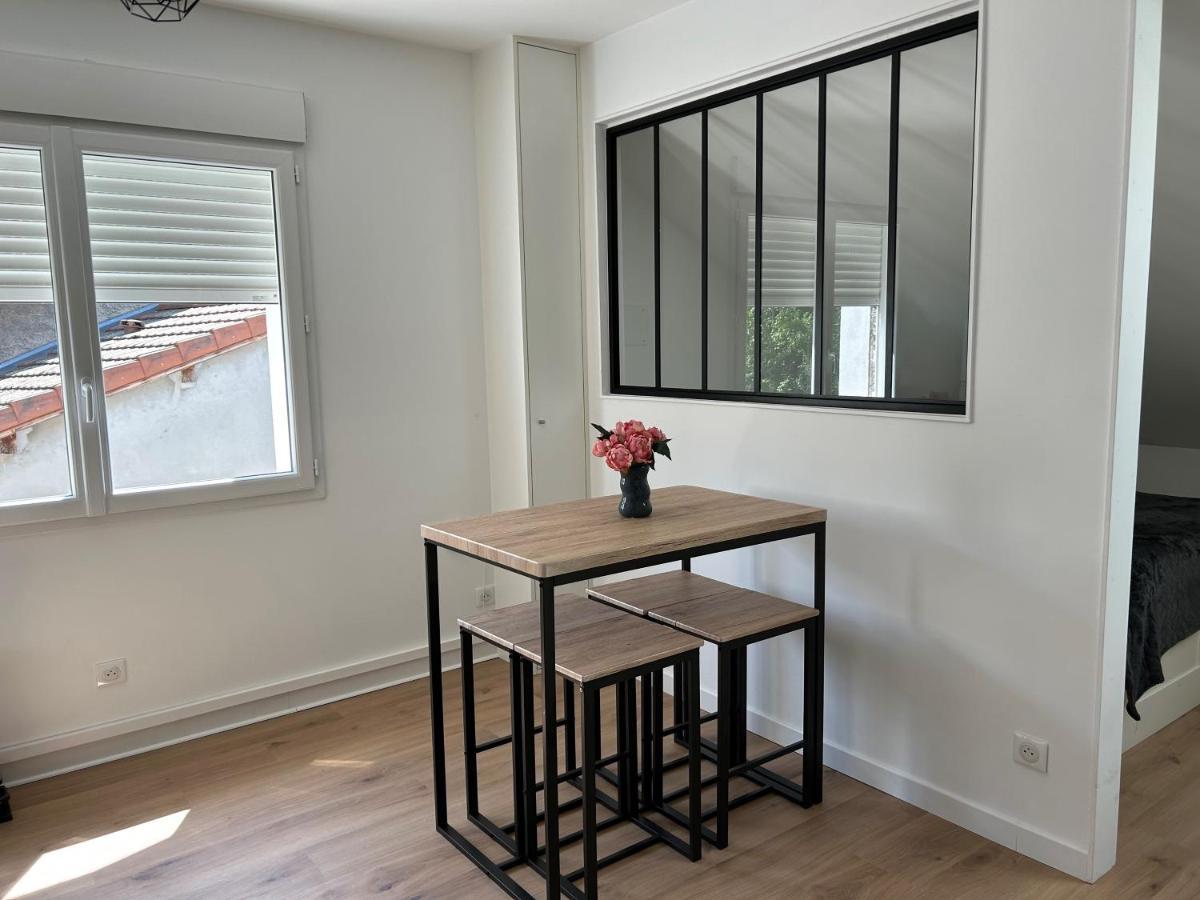Proche A43, Proche Gare De Bourgoin Appartement *